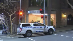 Sydneyi luxusszállodában támadt kollégájára egy nő
