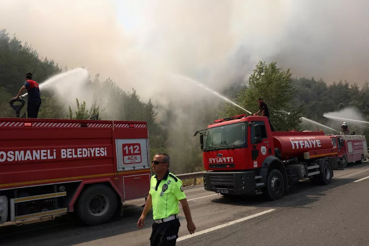 Törökország lángokban: Több mint 3600 embert evakuáltak a heves erdőtüzek miatt