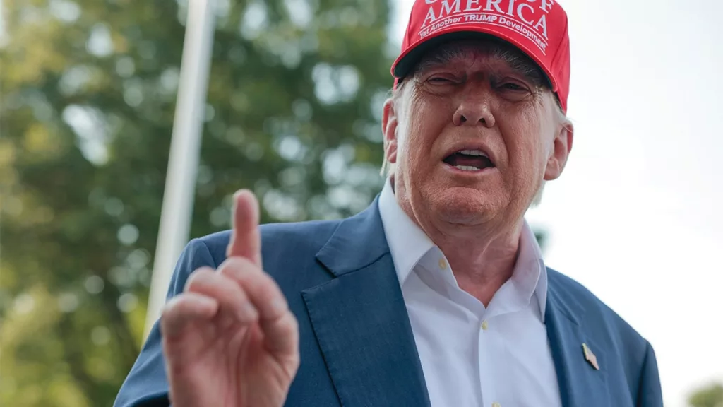 Trump figyelmezteti a republikánus lázadókat: a szavazás húzódása veszteségeket okozhat!