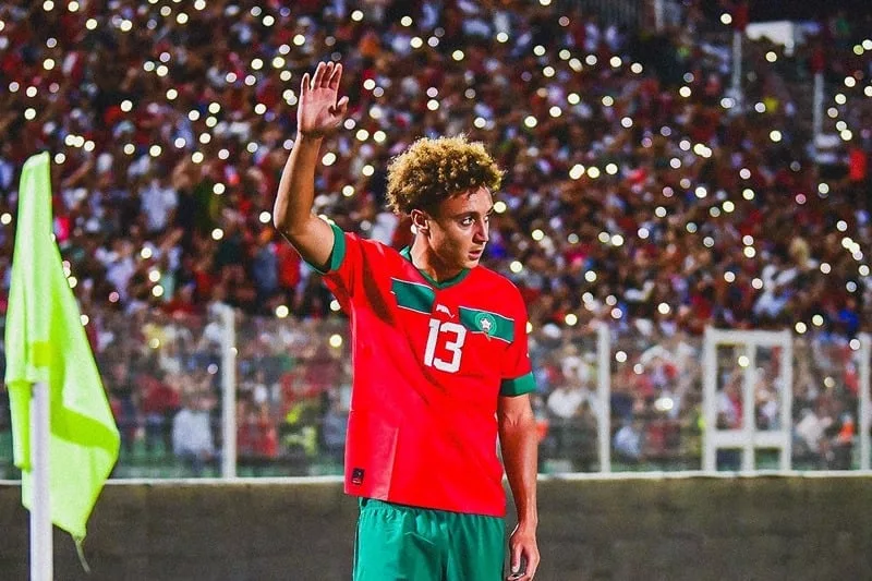 Ben Seghir a Bayer Leverkusen színeiben folytatja