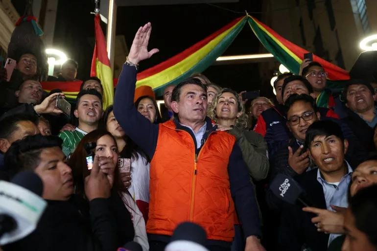 Bolívia: Döntőbe került a centrista és a jobboldali jelölt