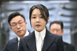 Dél-Korea: Korrupciós vádak az ex-elnök felesége és az előző miniszterelnök ellen
