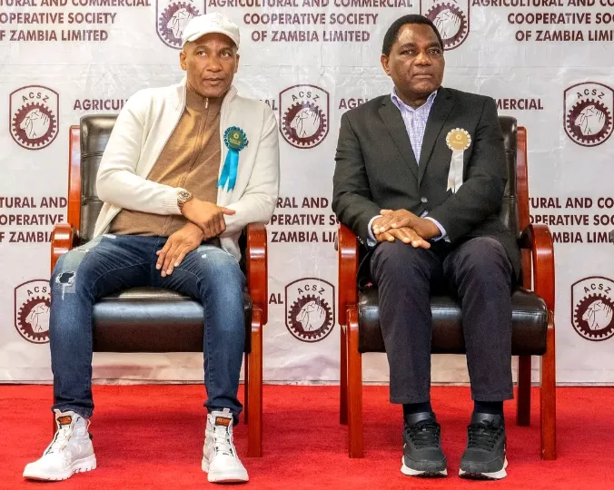 Duma Boko, Botswana elnöke divatikonná vált Zambiában