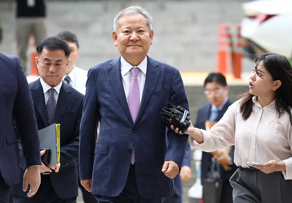 Martial Law Krízis Dél-Koreában: Lee Sang-min Volt Belügyminiszter Vádat Kapott