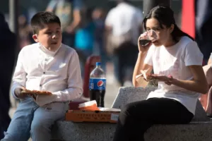 Mexikó új stratégiát indít a fiatalok cukros ital fogyasztásának csökkentésére