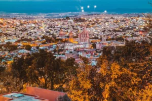 San Miguel de Allende: A magaslatok varázsa az épületek tetején túl