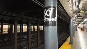 Szörnyű Balesetre Került Sor New Yorkban: Embert Löktek a Metrosínekre