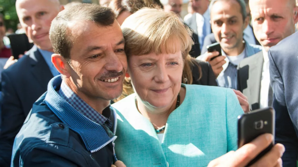 Tíz év a menekültválság után: Merkel szavaiból mi maradt meg?