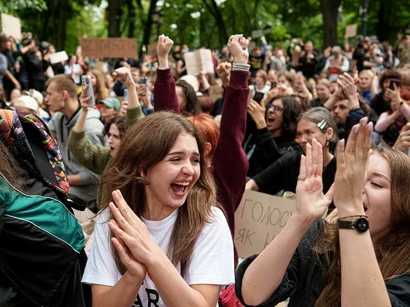 Ukrajna Parlamentje jóváhagyta az anti-korrupciós ügynökségek függetlenségét biztosító törvényt