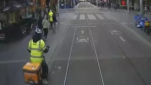 Veszélyes helyzetek a könynyűvasúti pályákon