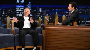 Vidám beszélgetés Greg Gutfeld és Jimmy Fallon között