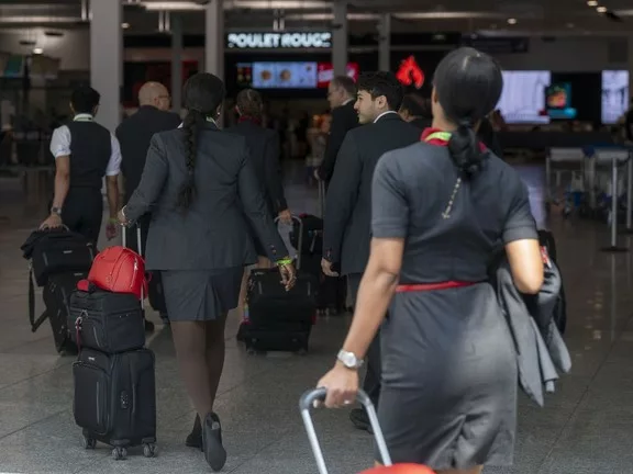 Air Canada légiutas-kísérői nagy arányban utasították vissza a bérajánlatot