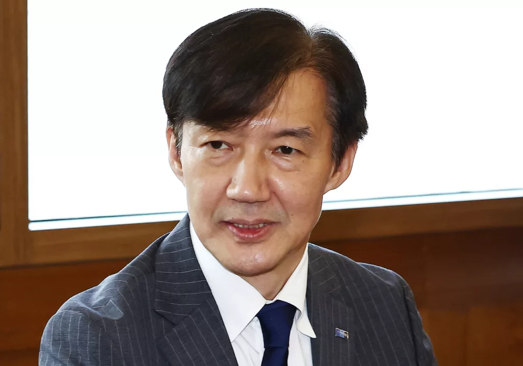 Az Újjáépítés Korea Párt Cho Kuk ex-minisztert javasolja ideiglenes vezetőnek