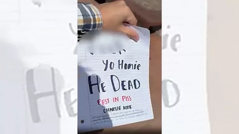 Clemson Egyetemi Hallgató Gúnyolódik Charlie Kirk Halálán