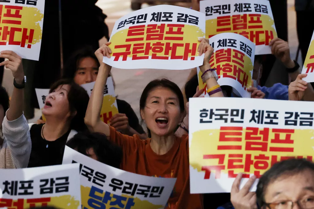 Dél-koreai Munkavállalók Letartóztatása: Amerikai Bevándorlási Razziát Bírálják Civil Szervezetek
