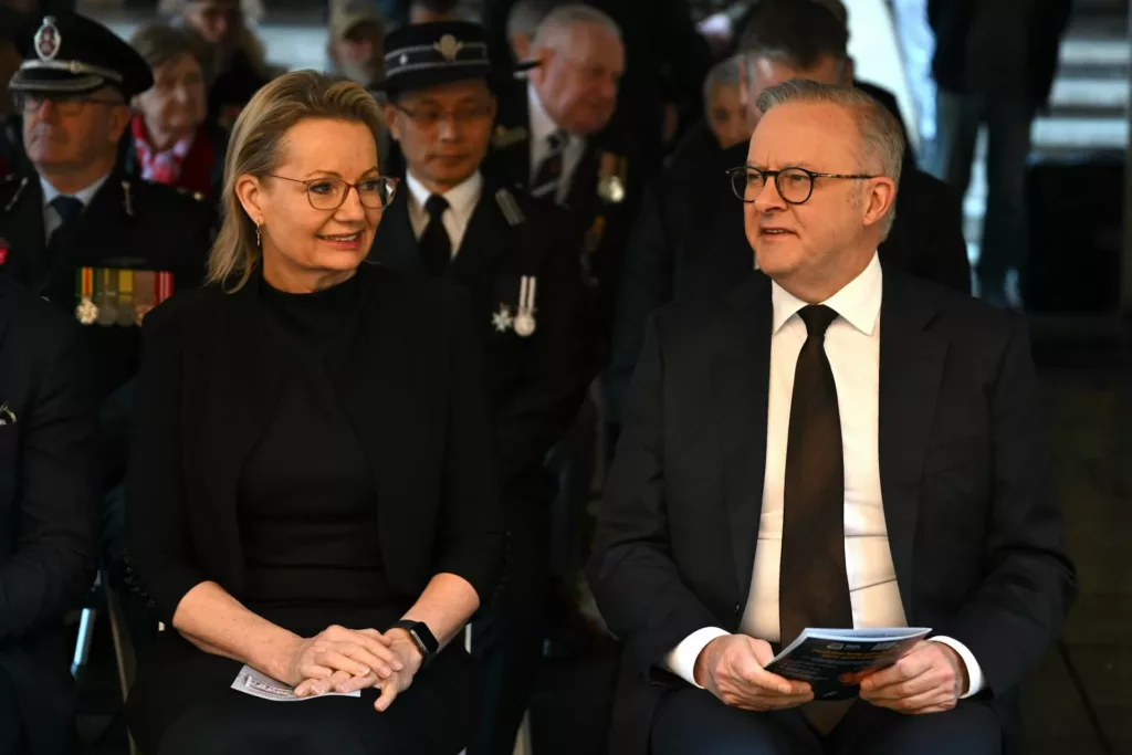 Diplomáciai Kínos Pillanatok: Trump Kihagyja Albanese-t a Találkozókból, Ley Túllépi a Határokat