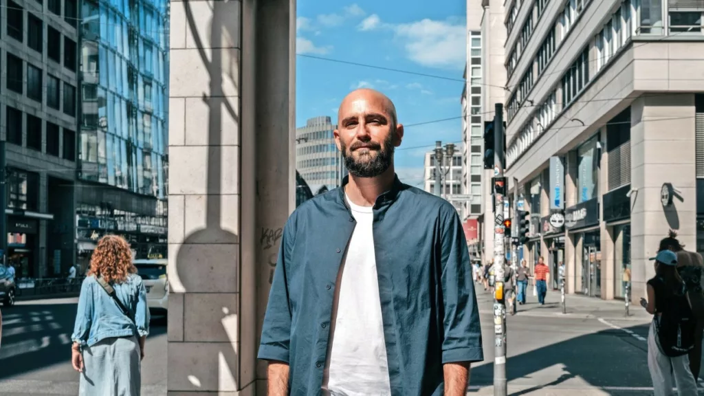 Fenyegető Systemkrízis: Miért veszítette el hitelességét a haladás ígérete?