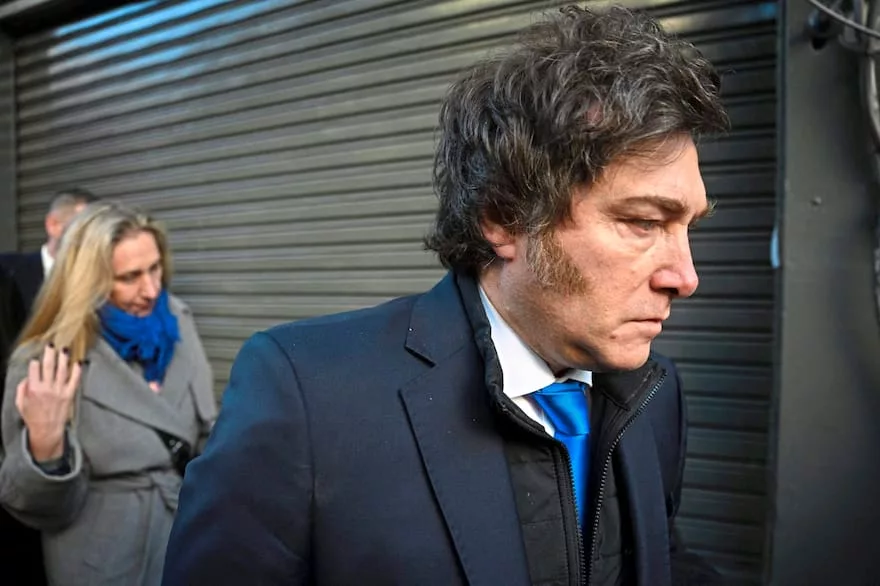 Javier Milei szembesül a kritikákkal: A kormány legújabb válságkezelő intézkedései