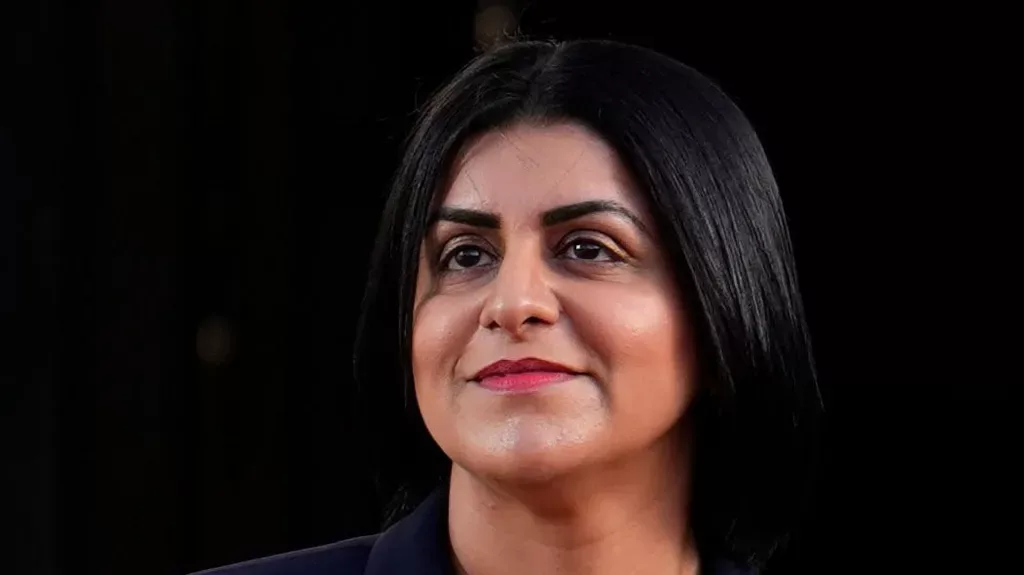 Szigorúbb feltételekkel kaphatnak tartózkodási engedélyt a bevándorlók az Egyesült Királyságban