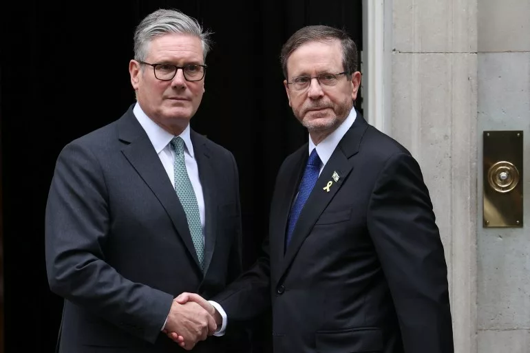 Tiszteletteljes Vitát Folytatott Izrael Államfője a Brit Miniszterelnökkel