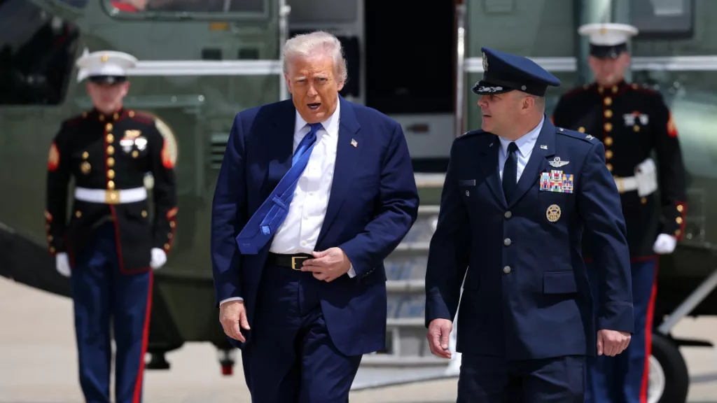 Kimondták: ez már több mint egyszerű izmozás, Donald Trump elnököt akar buktatni