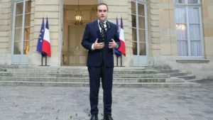 Kormányválság Franciaországban: Sébastien Lecornu lemondott