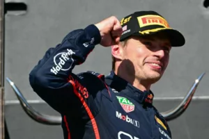 Max Verstappen szorosabbra húzta a világbajnoki pontversenyt