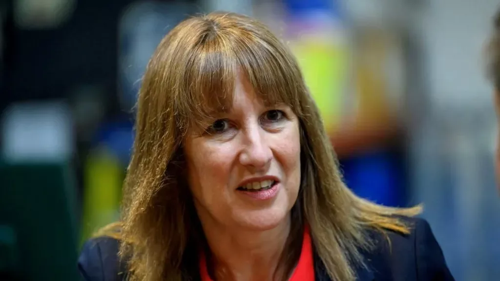 Starmer elutasítja a vizsgálatot Reeves bérlési hibája után