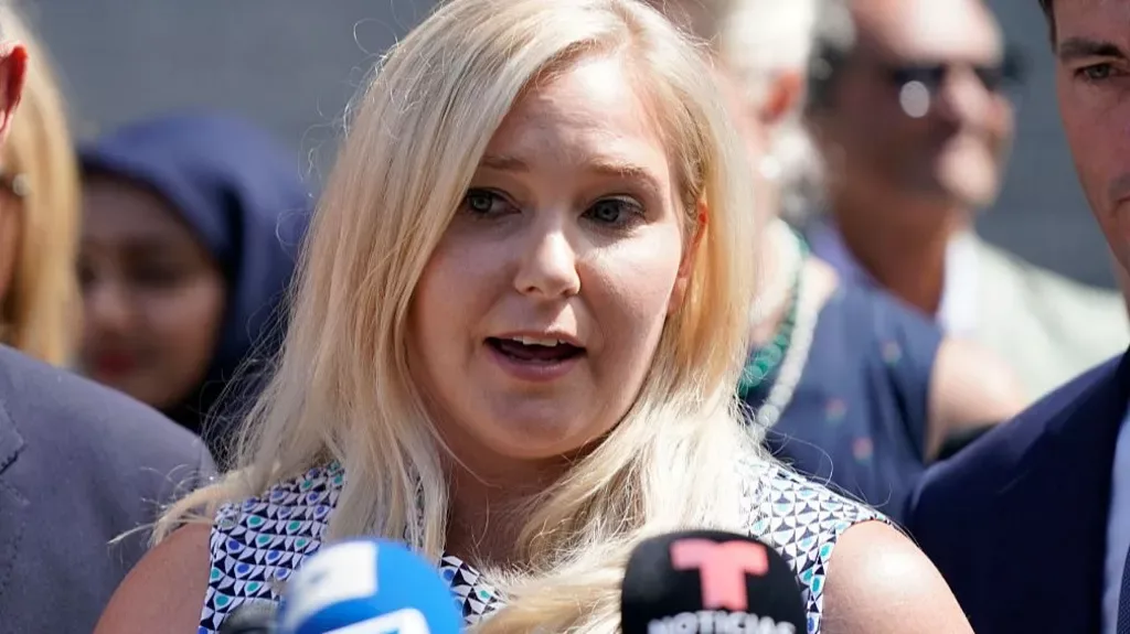 Virginia Giuffre üdvözölné András herceg címlemondását győzelemként, állítja a szerzőtársa a BBC-nek