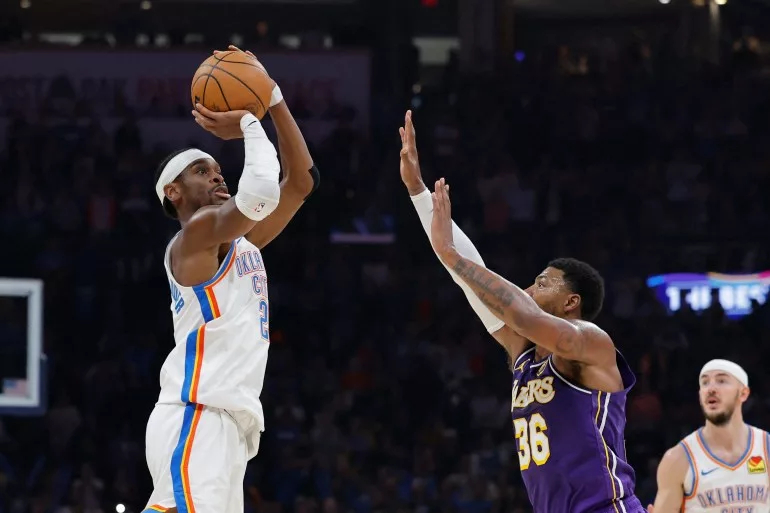 A Lakers kikapott az OKC Thunder csapatától; Curry vezetésével győzött a Warriors a Spurs ellen