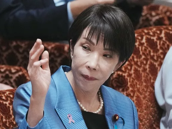 Felháborodás Kína körében a japán miniszterelnök Tajvanra vonatkozó beavatkozásai miatt