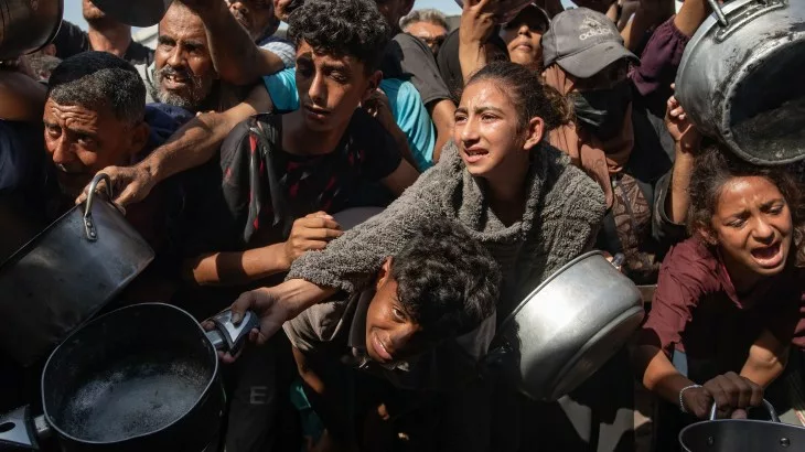 Gázai Lakosok Aggódnak az Izraeli Bombázás Visszatérése Miatt