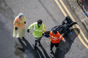 Halálos tűzvész Hongkongban: Letartóztatások az épületfelújítás miatt