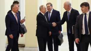 Kérdéses Tanácsok: Amerikai Diplomata a Vihar Szemében