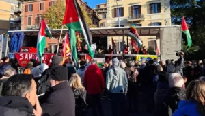 Nagy tömeg gyűlt össze Róma szívében a Palesztináért való kiállásért
