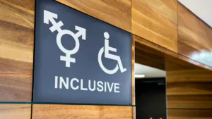 Többfunkciós fürdőszobák: Kihívások és változások a Michigan State University-n