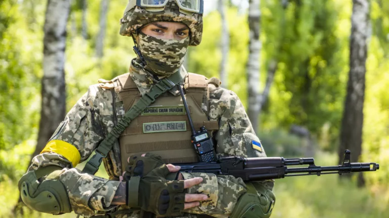 Ukrán Foglyok Hazatérése és Fokozódó Dróncsaták