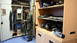 A Németországban Újraindított Kötelező Katonai Szolgálat és annak Alternatívái