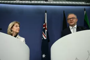 Albanese kihagyta a rabbi temetését, Frydenberg pedig gyűlöletbeszéd elleni fellépést sürget