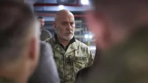 Az Ukrajna és Oroszország közötti feszültségek egyre inkább a nemzetközi diplomáciai középpontba kerülnek. Moszkva szerint a NATO katonai bizottságának vezetőjének kijelentései "rendkívül felelőtlenek". A NATO által fontolgatott preventív csapások a hibrid háborús helyzetben aggodalmat keltettek az orosz félben.