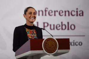 Claudia Sheinbaum üdvözli AMLO újra megjelenését és megvédte a negyedik átalakulás politikáját
