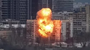 Éjszakai támadás Kijevre: Zelenszkij a vezetőkkel tárgyal