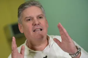 Életfogytiglani börtönbüntetést kapott Kuba volt gazdasági minisztere kémkedés miatt