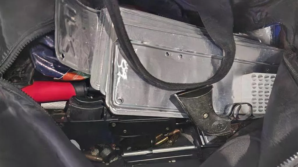 Hat férfi letartóztatása Sydneyben: Töltött fegyverek a kocsiban, szerződéses gyilkosok lehetnek