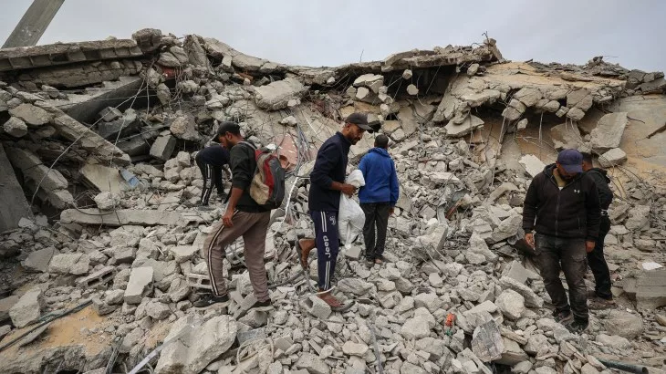 Kritikus Ponton a Gázai Tűzszünet: Izraeli Légicsapások Érik a Maghazi Tábort