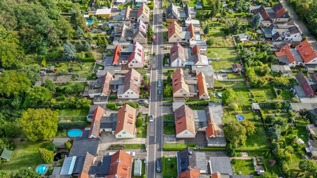 Németországban az Alkotmánybíróság Elutasítja a Földadó-Reformmal Szembeni Panaszokat