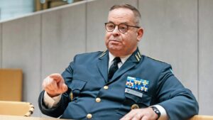 Svédország katonai vezetője a biztonsági kihívásokról és az amerikai függőségről beszélt