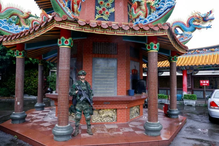 Szövetségesi Támogatás: Az USA 11 milliárd dolláros fegyvereladása Tajvannak