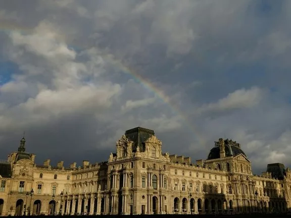 Vízkár a Louvre-ban: többszáz egyiptomi műtárgy rongálódott