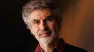 Yoshua Bengio, a mesterséges intelligencia modern korának vezető alakja, nyilatkozott a potenciális KI-alapú terrortámadásokról, és bátorította Európát, hogy legyen merészebb a technológiai fejlődés terén. Bengio, aki már több mint három évtizede foglalkozik mesterséges intelligencia kutatással, aggodalmát fejezte ki a technológia ellenőrizetlen fejlődése miatt.